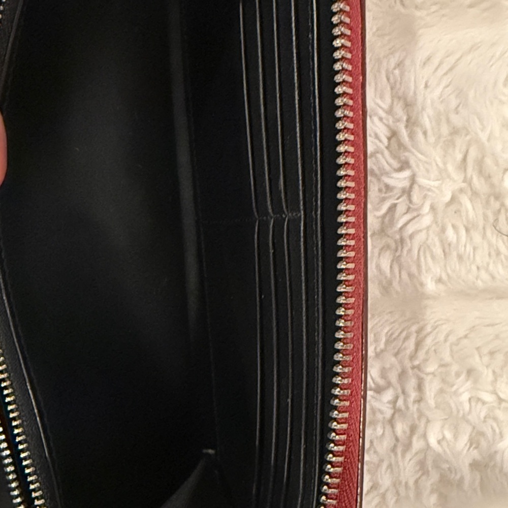 Burberry Large Organizer Wallet - Picture 7 of 8